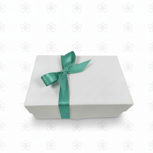 Mini Mum Box - Pure White Background